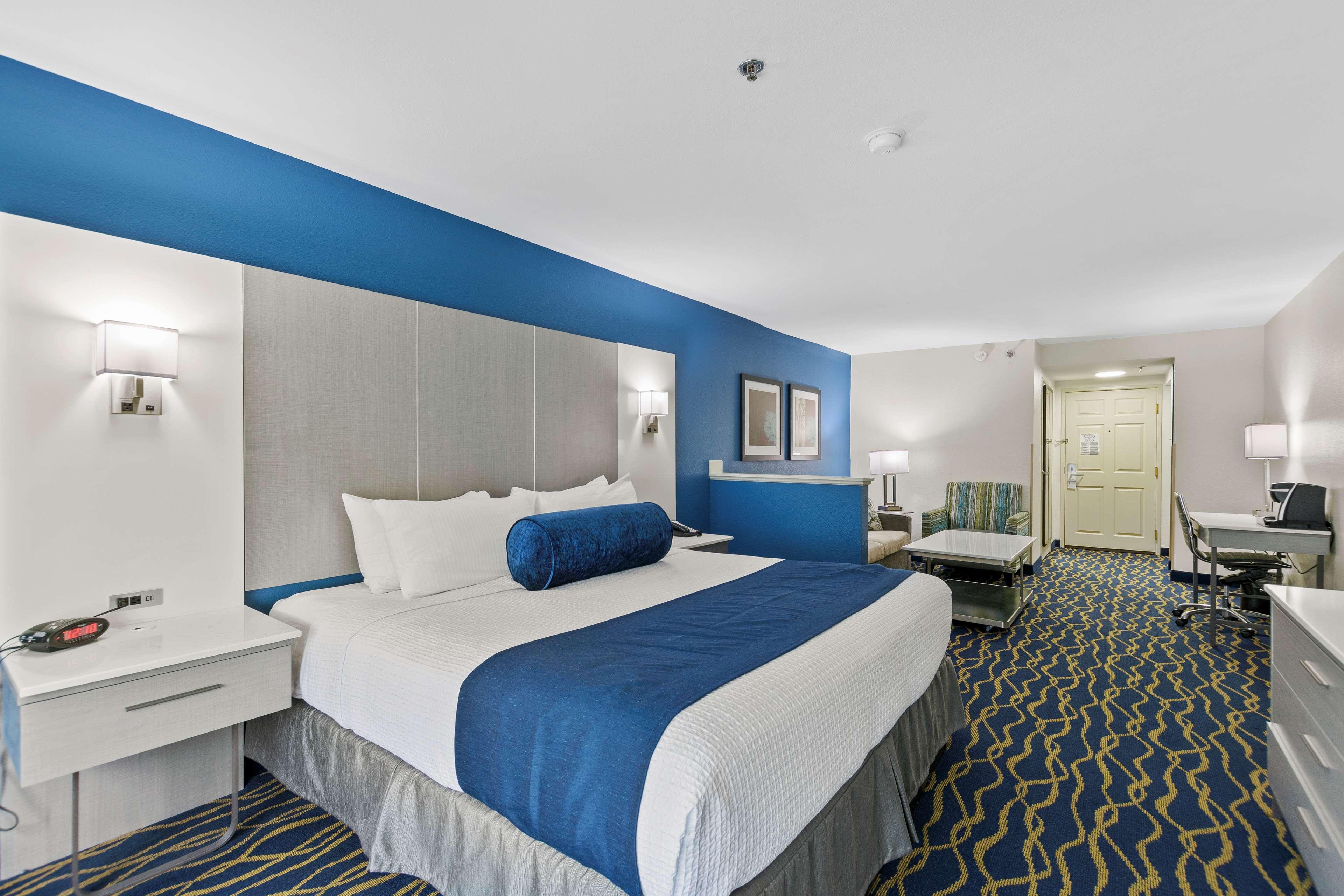 Best Western Plus Lake Lanier Gainesville Hotel & Suites Oakwood Exterior photo
